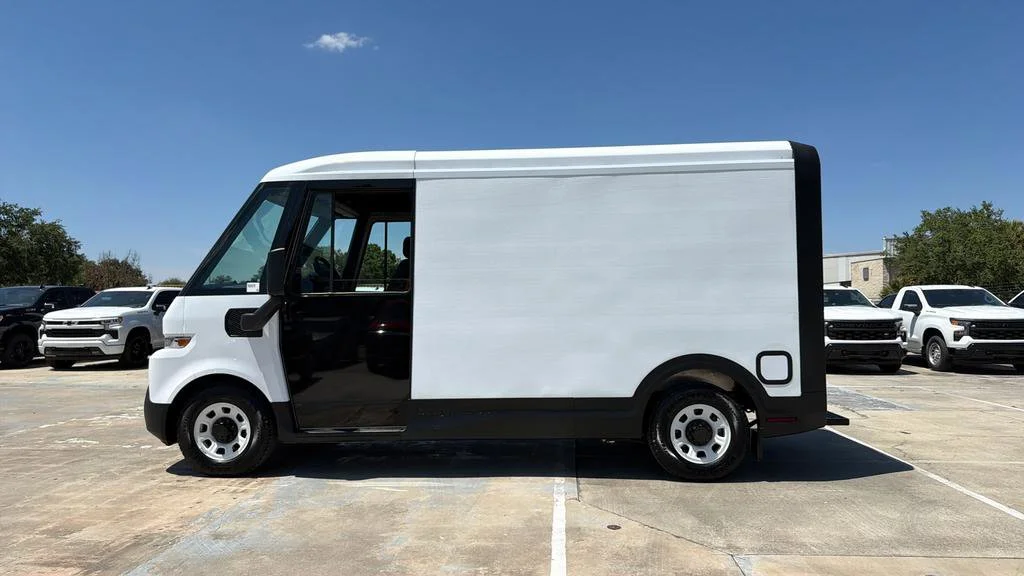 Used 2024 Oyster White BrightDrop EJY image 3