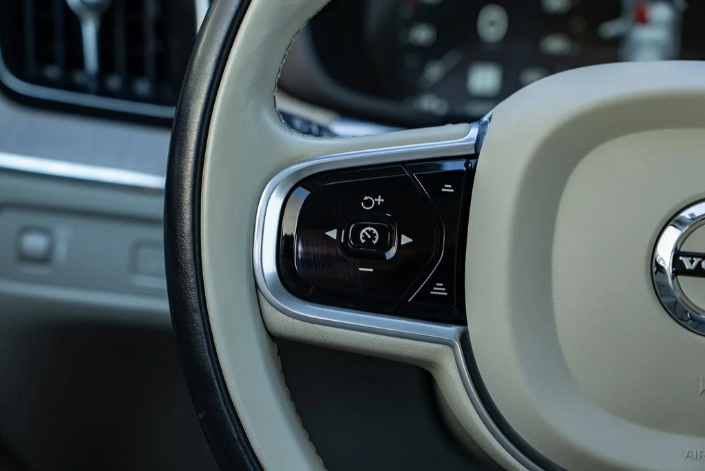 Used 2019 Blue Volvo T6 Inscription image 14