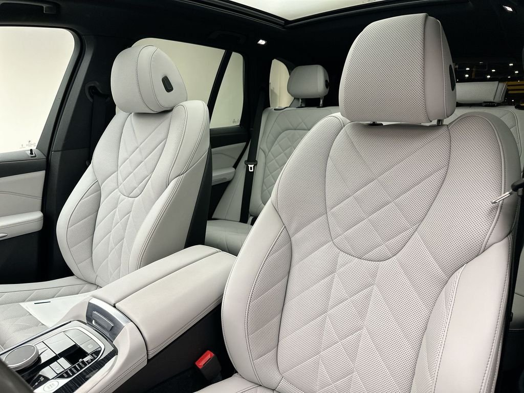 Used 2025 Blue BMW xDrive40i image 22
