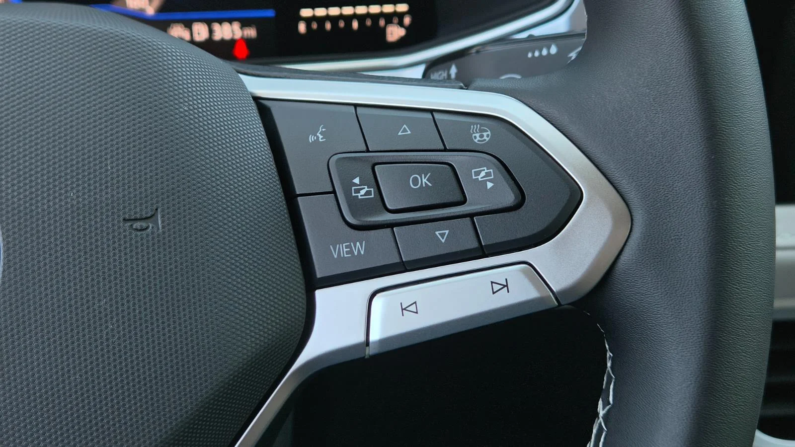 2025 Volkswagen Taos SE - Photo 28