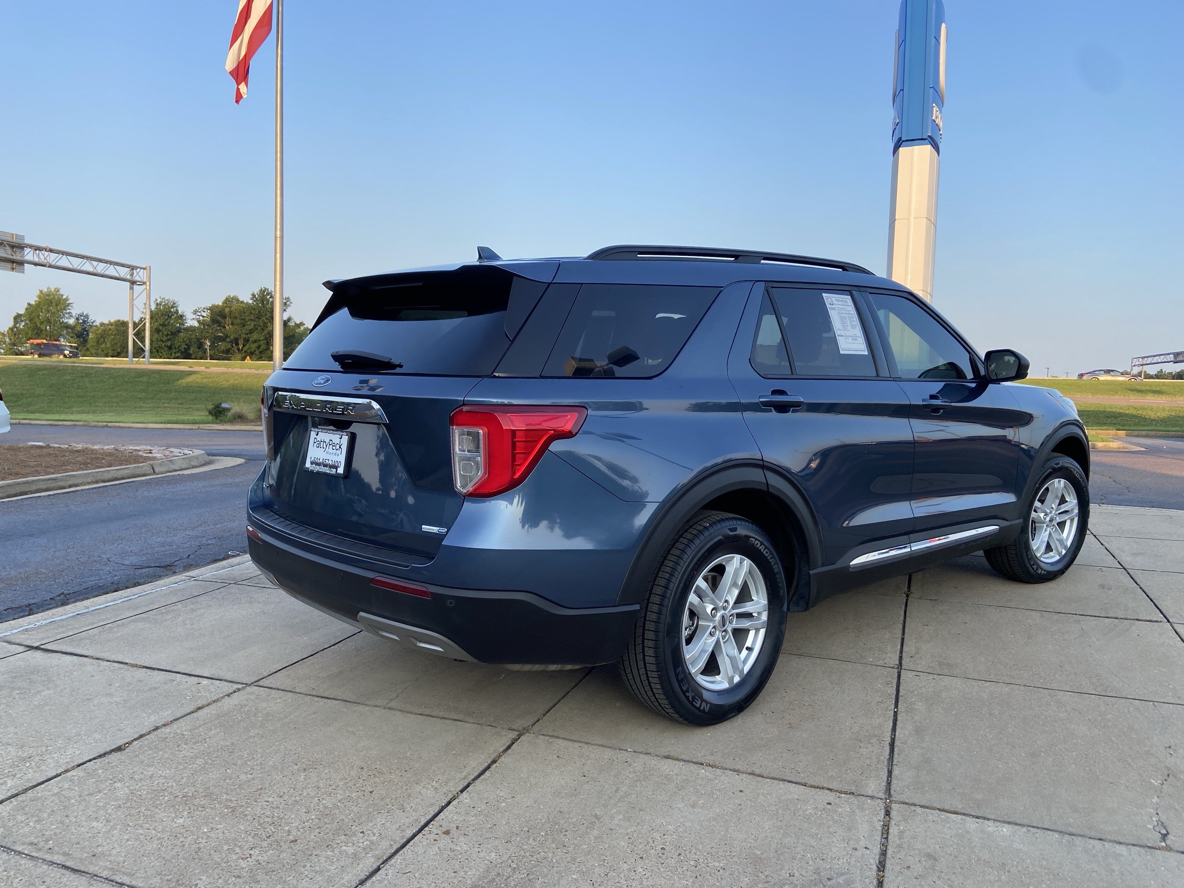 Used 2020 Blue Metallic Ford XLT image 11