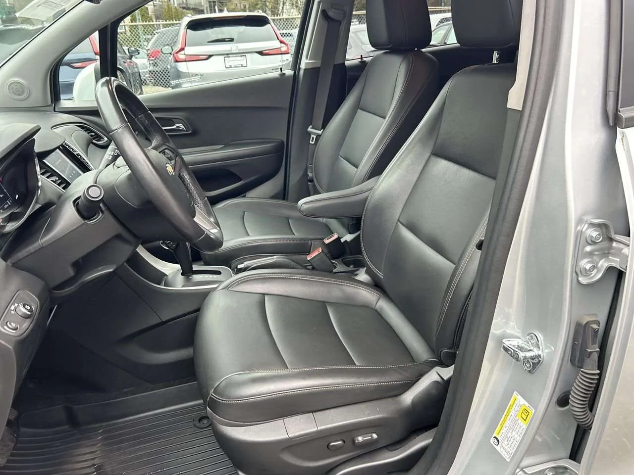 Used 2022 Silver Ice Metallic Chevrolet FWD LT Dilawri Certified   Local BC   No Accidents image 19