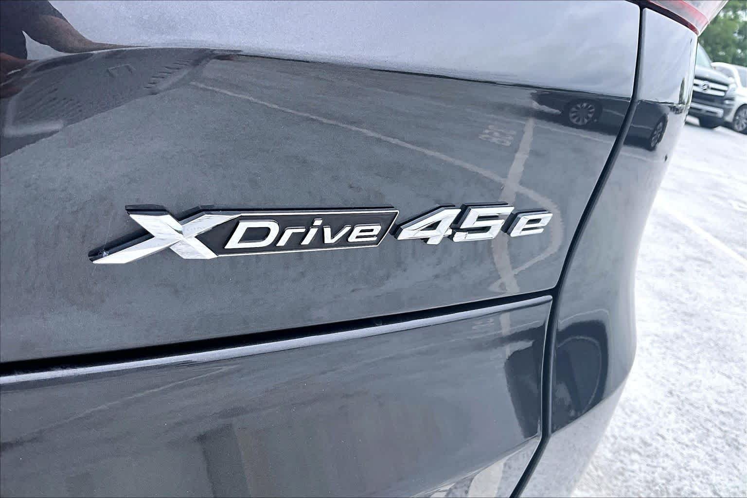 Used 2023 Dark Graphite Metallic BMW xDrive45e image 10