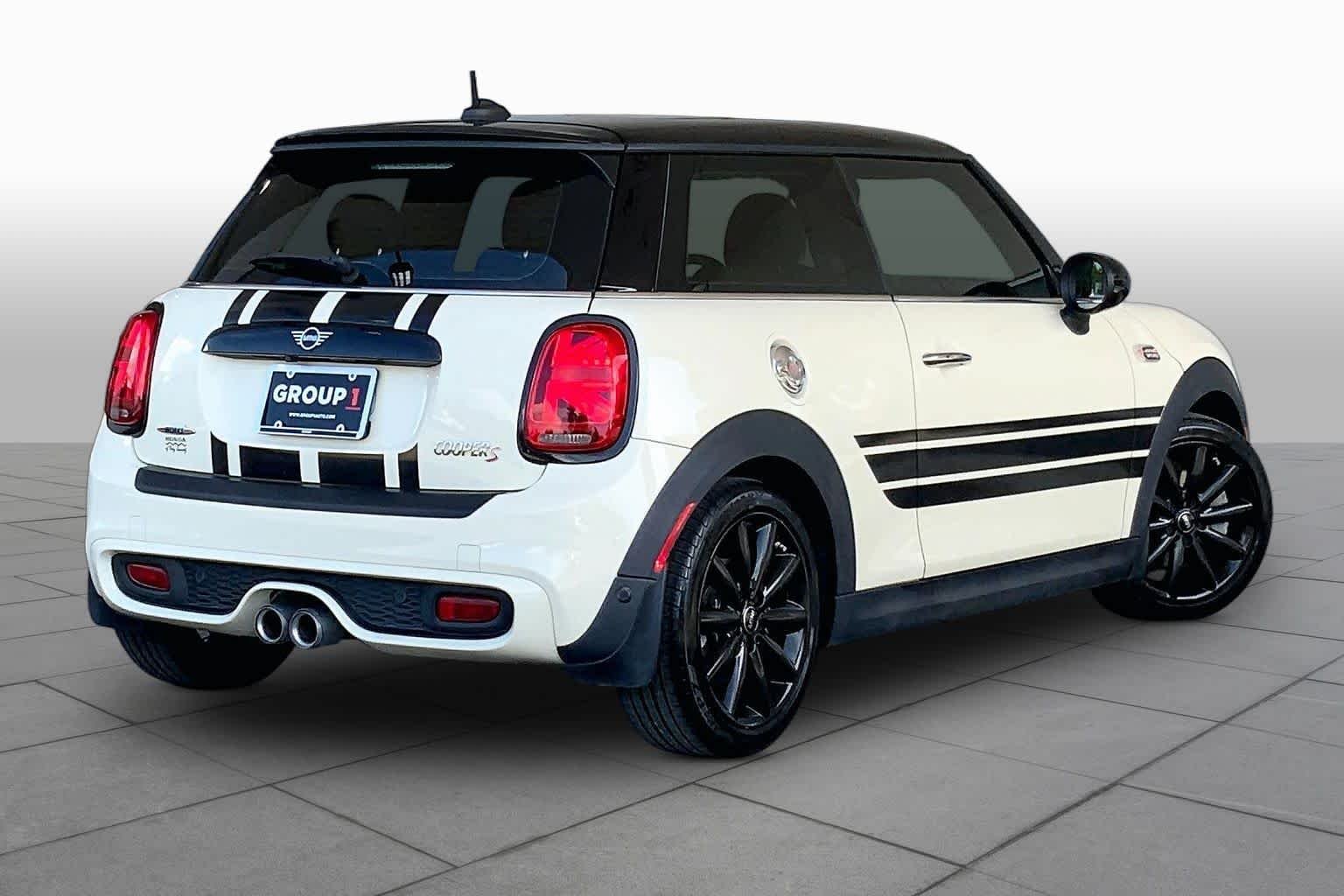 Used 2019 Pepper White MINI Cooper S image 13