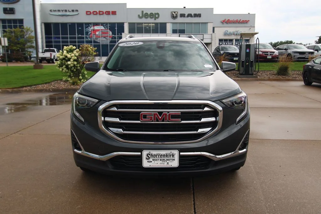 Used 2020 Gray GMC SLT image 2