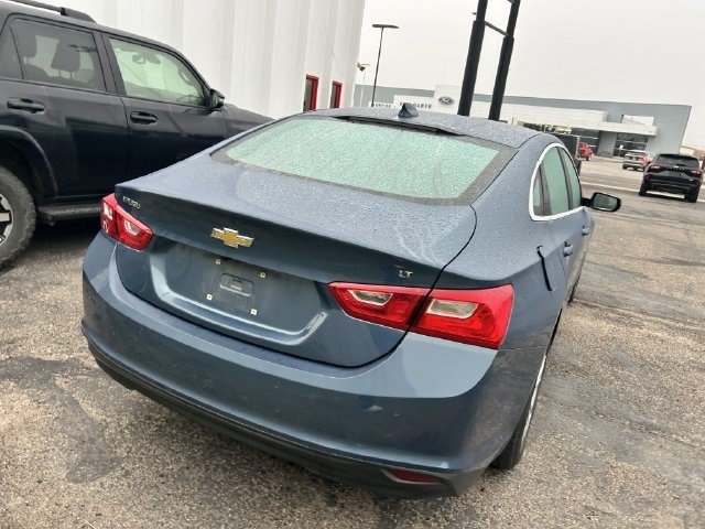 Used 2025 Lakeshore Blue Metallic Chevrolet LT image 4