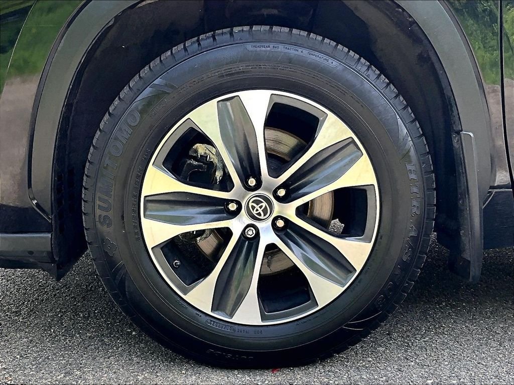 Used 2023 Black Toyota XLE image 7