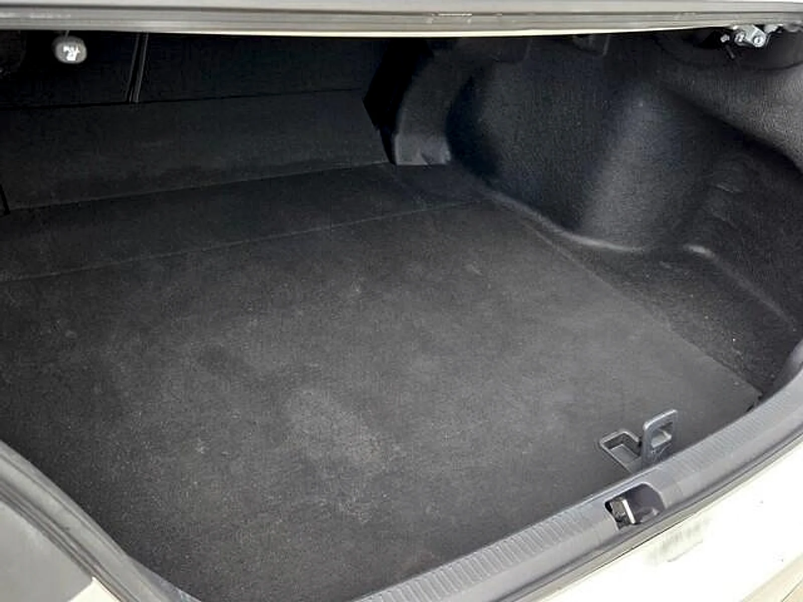 Used 2021 Wind Chill Pearl Toyota XLE image 13