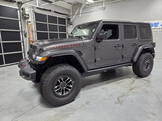 New 2026 Granite Crystal Metallic Clear-Coat Exterior Paint Jeep Rubicon image 3