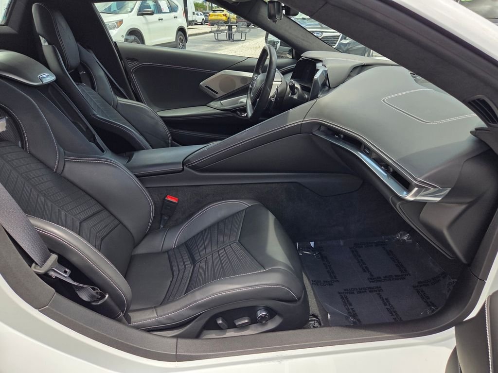 Used 2023 White Chevrolet Stingray image 14
