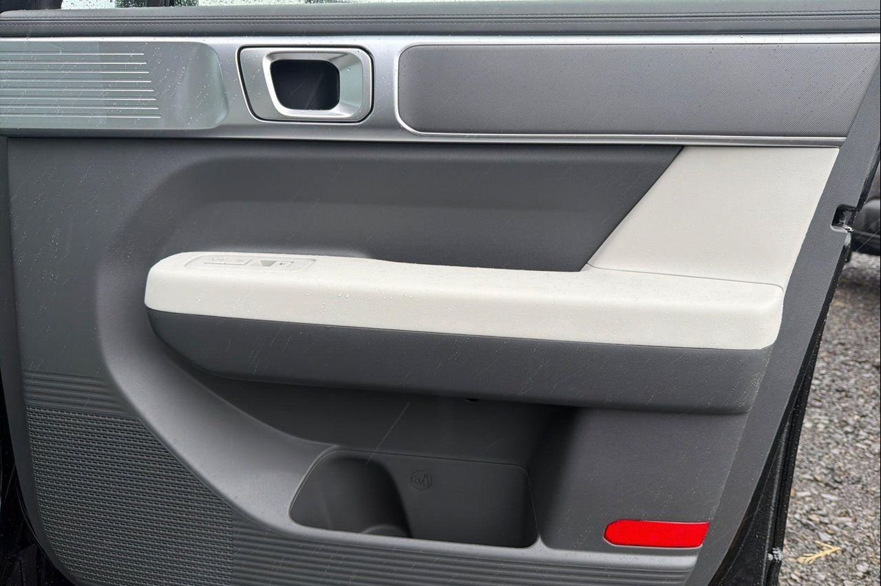 New 2026 Black Hyundai SE AWD image 21