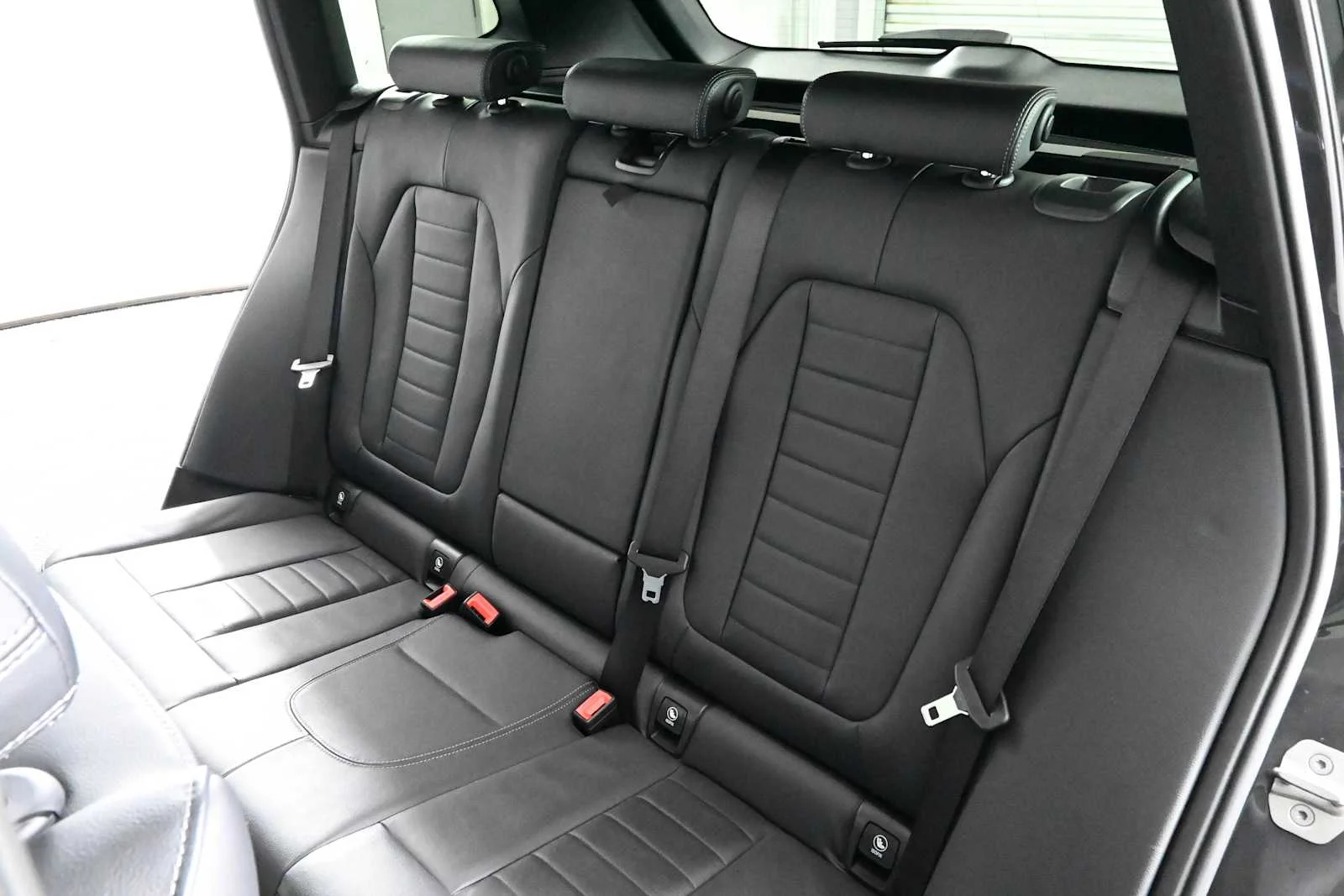 Used 2021 Dark Graphite Metallic BMW xDrive30e image 15