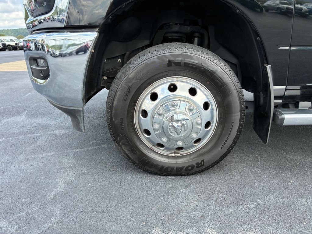 Used 2025 Black Ram Laramie image 7