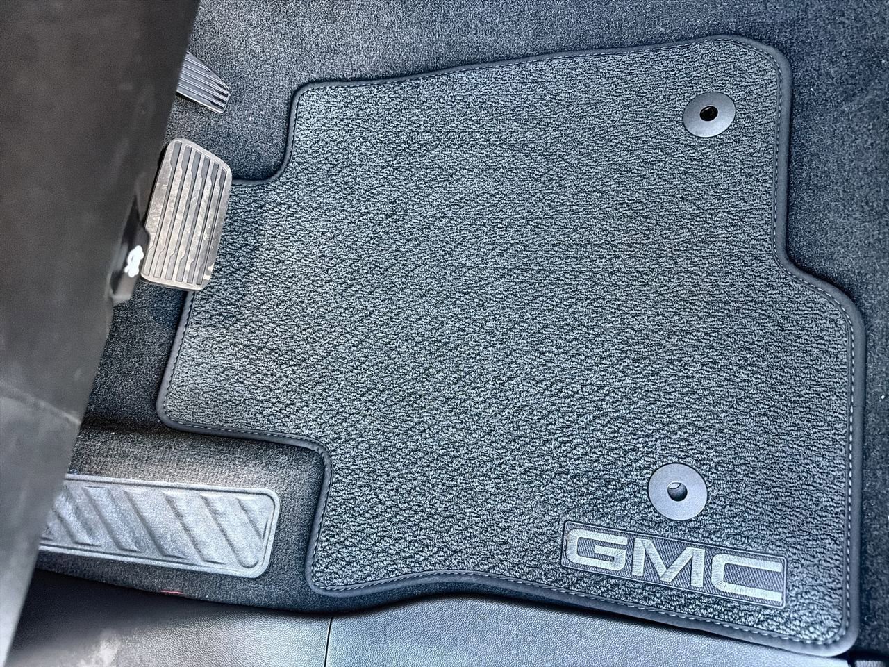 New 2026 Summit White GMC Denali image 30