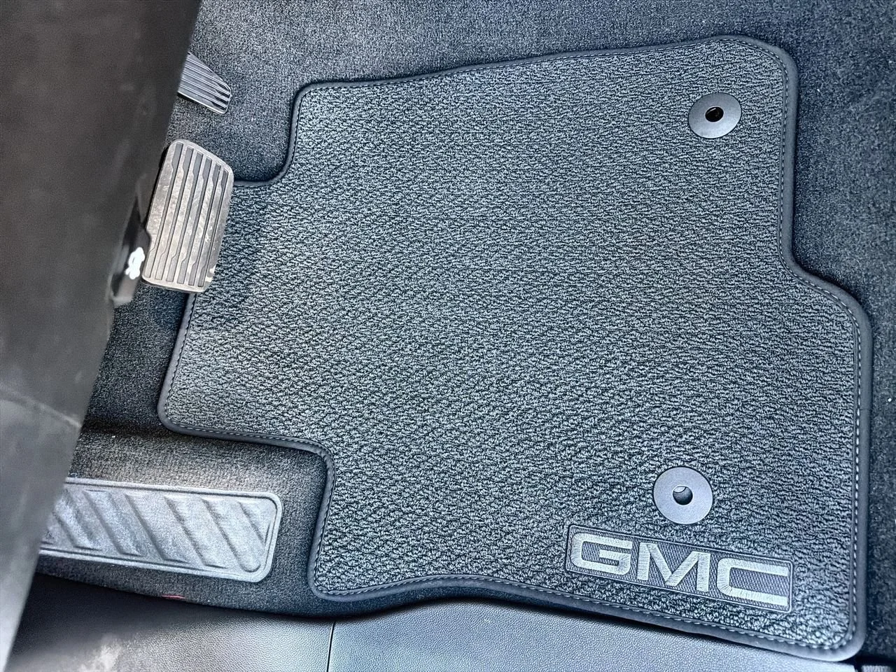 New 2026 Summit White GMC Denali image 30