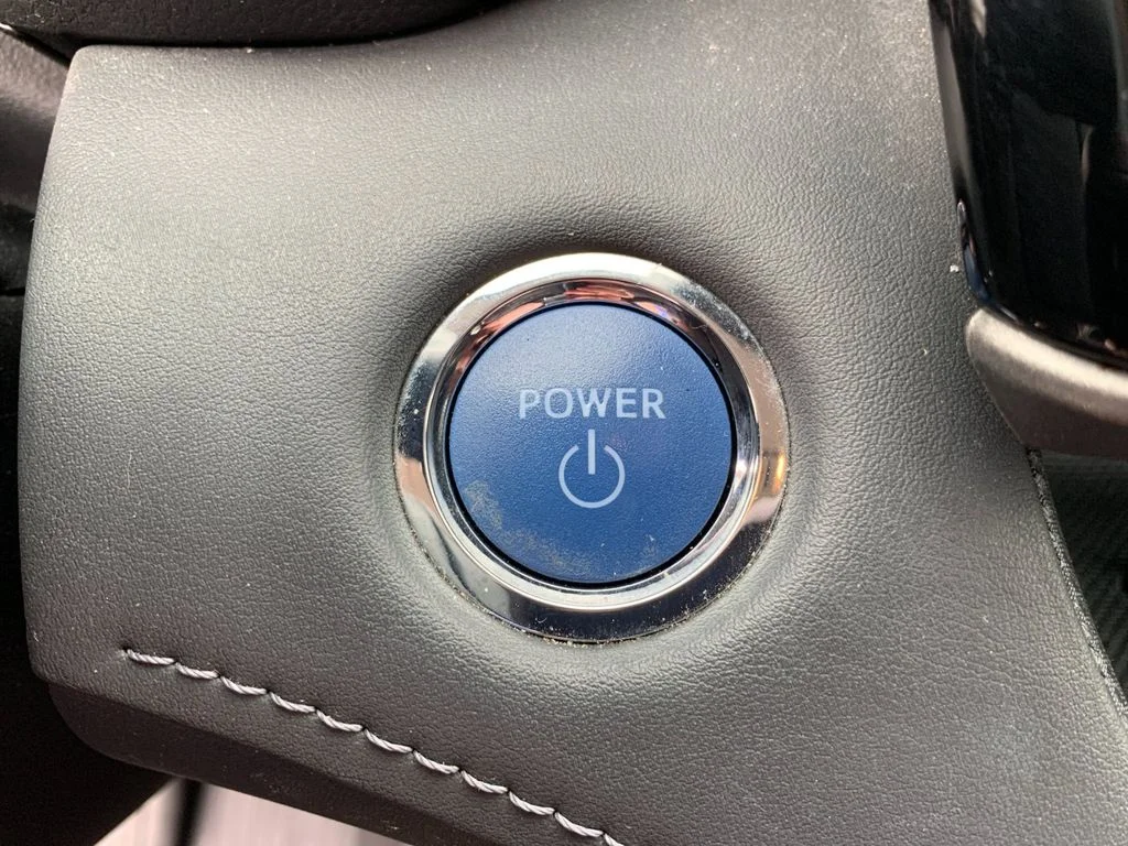 Used 2022 Silver Toyota XLE image 29