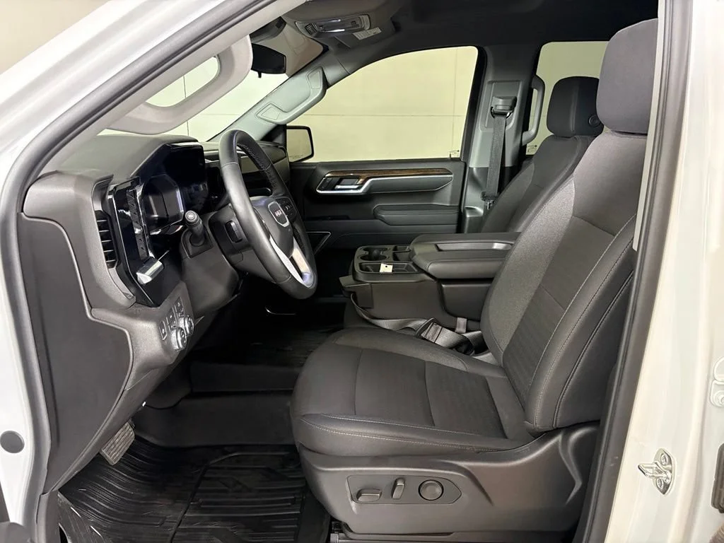 Certified Used 2026 Summit White GMC SLE image 18