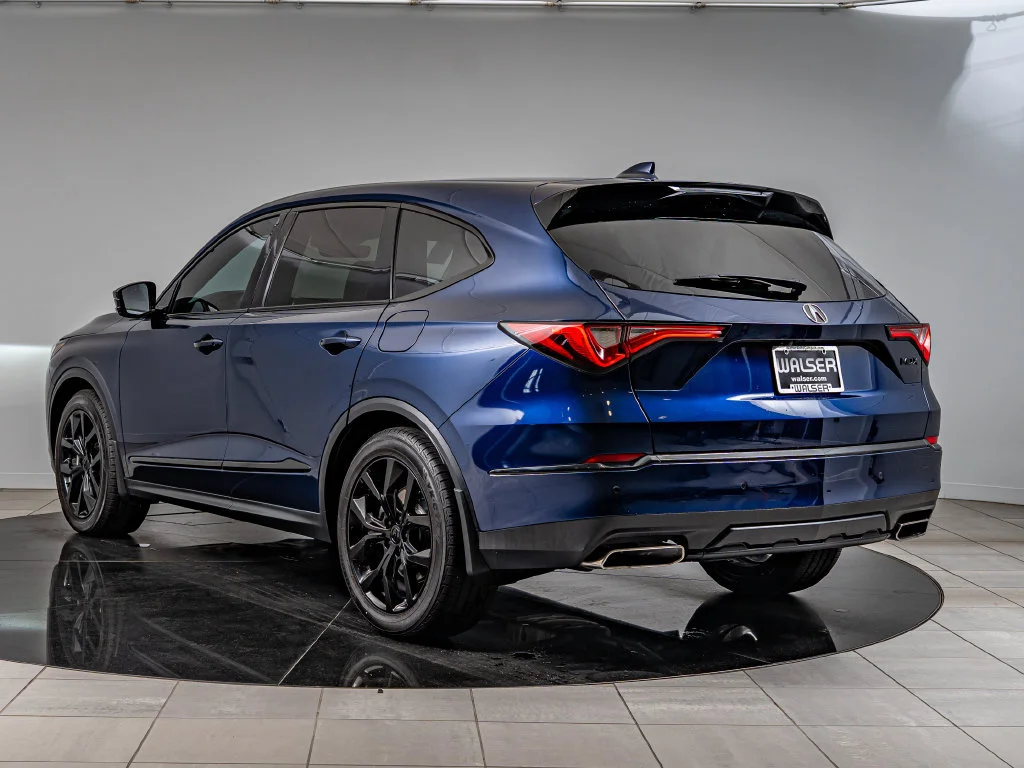 Used 2022 Fathom Blue Pearl Acura Technology image 7