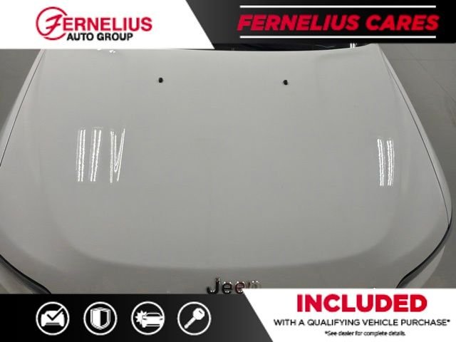 Used 2022 White Jeep Latitude Lux image 10
