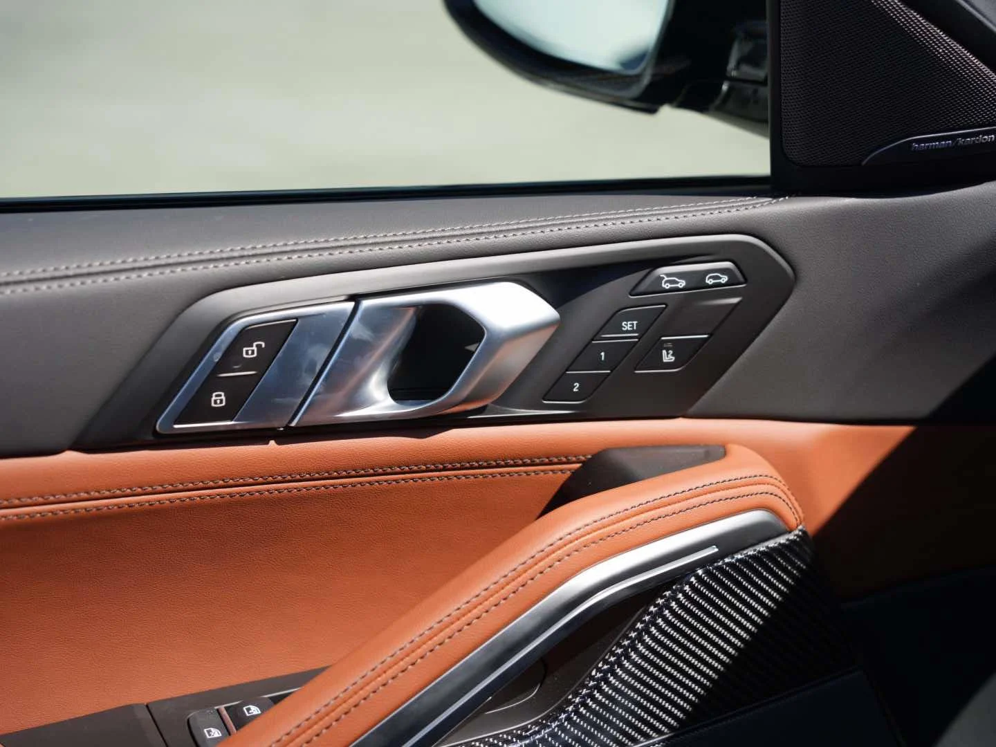 New 2027 Carbon Black Metallic BMW M60i image 13