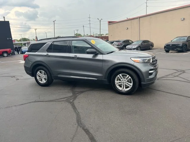 Used 2023 Gray Ford XLT image 3