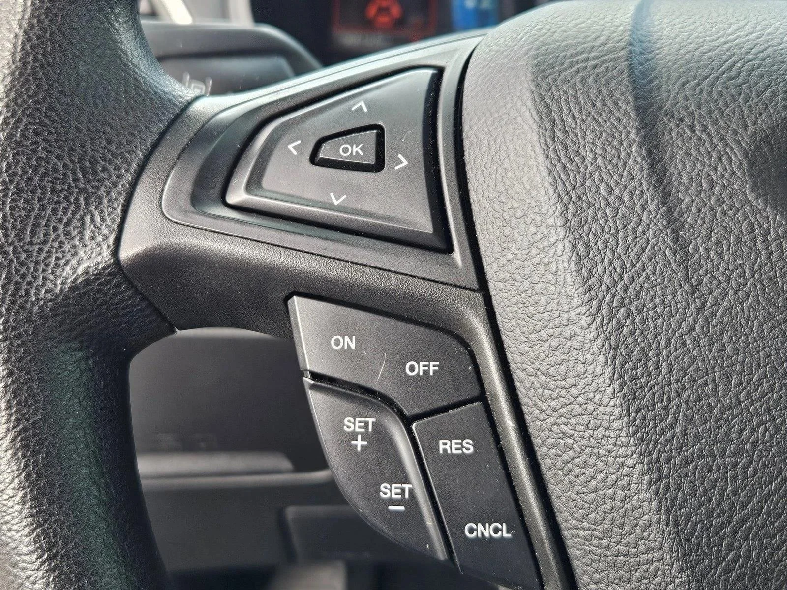 Used 2024 Iconic Silver Metallic Ford SE image 14
