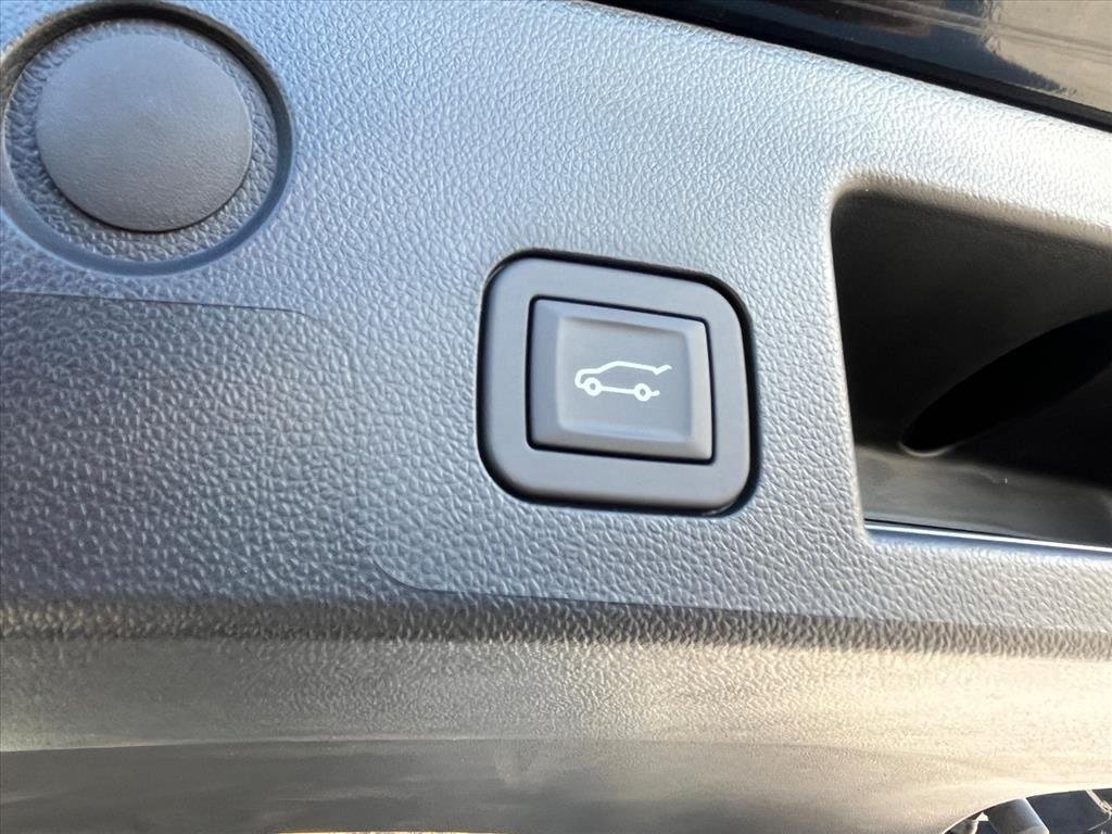 New 2026 Mosaic Black Metallic Chevrolet ACTIV image 30