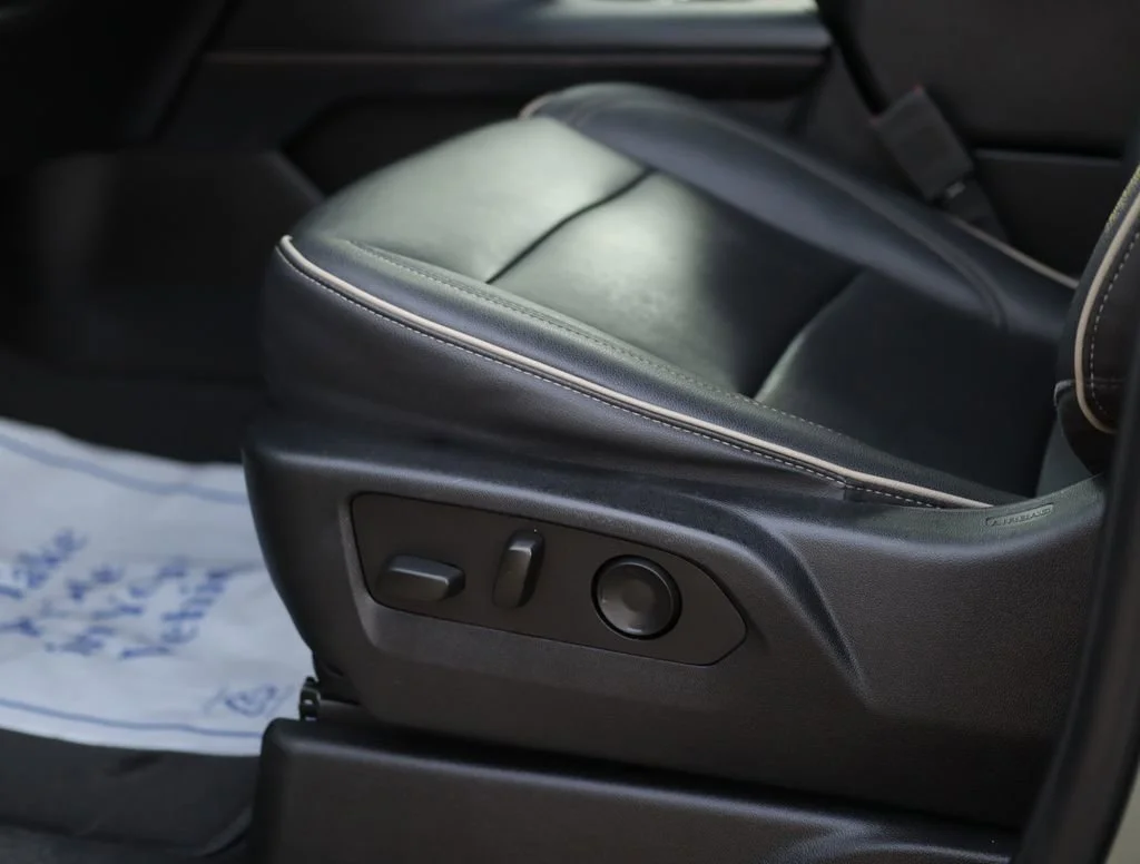 2023 Chevrolet Suburban Premier - Photo 21