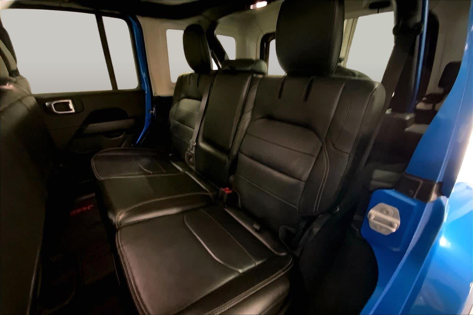 Used 2022 Hydro Blue Pearlcoat Jeep Unlimited Sahara image 20