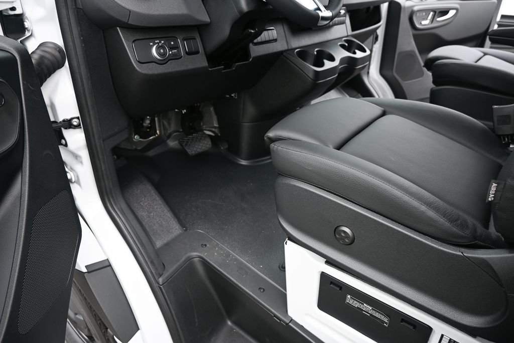 New 2026 Arctic White Mercedes-Benz  image 7