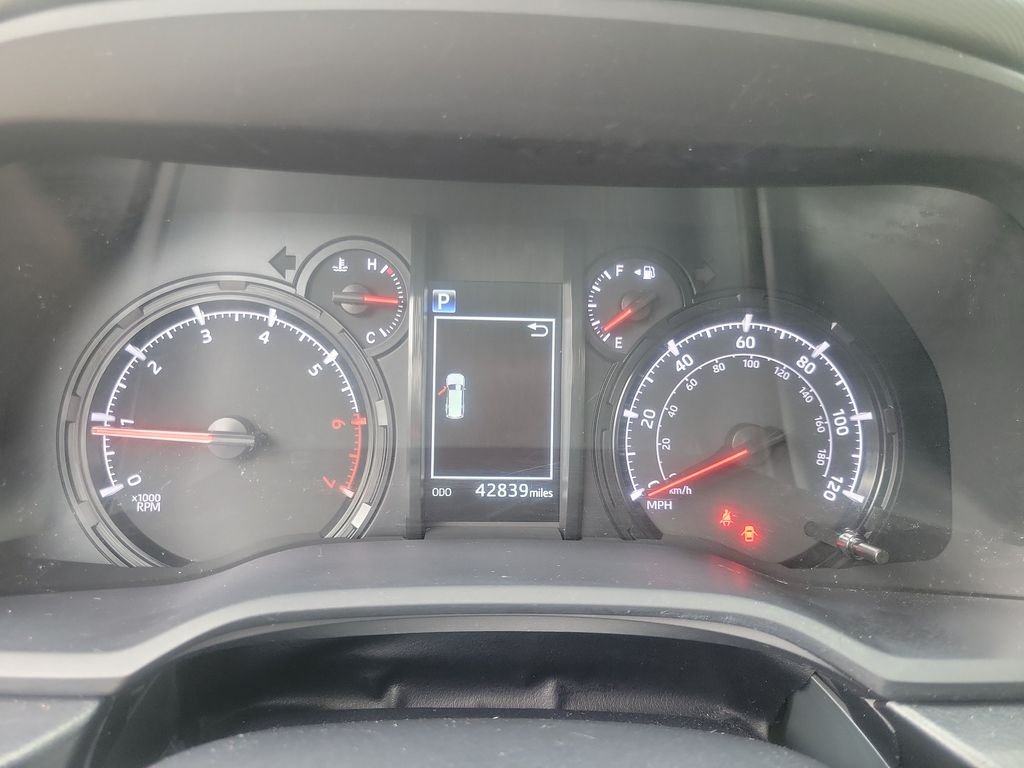 Used 2023 White Toyota SR5 image 29