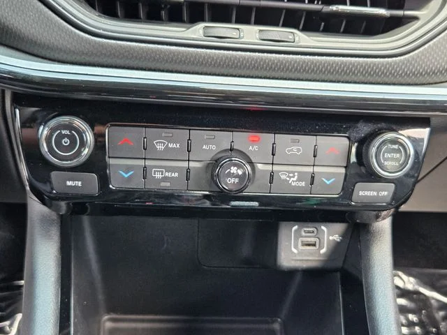Used 2024 White Jeep Trailhawk image 20