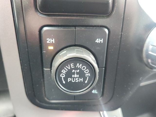 Used 2024 Gray Ford XLT image 31