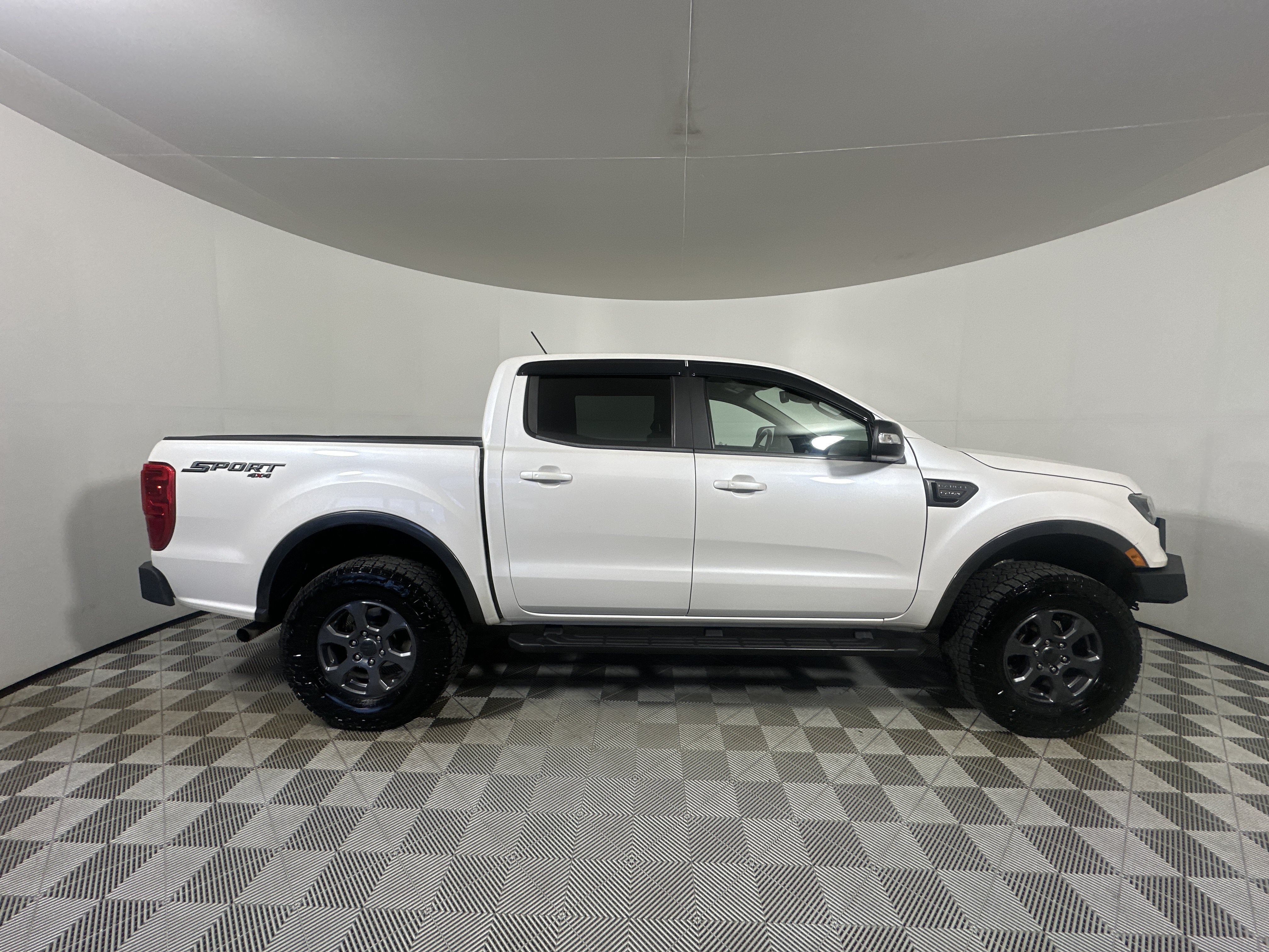 Used 2019 White Ford  image 8