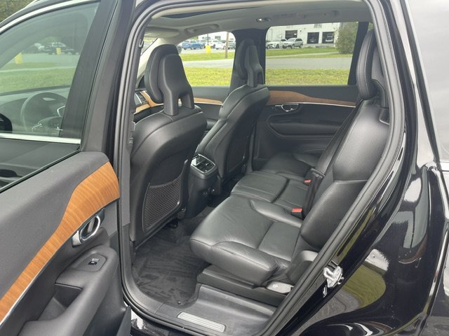 Used 2021 Black Volvo Momentum image 8