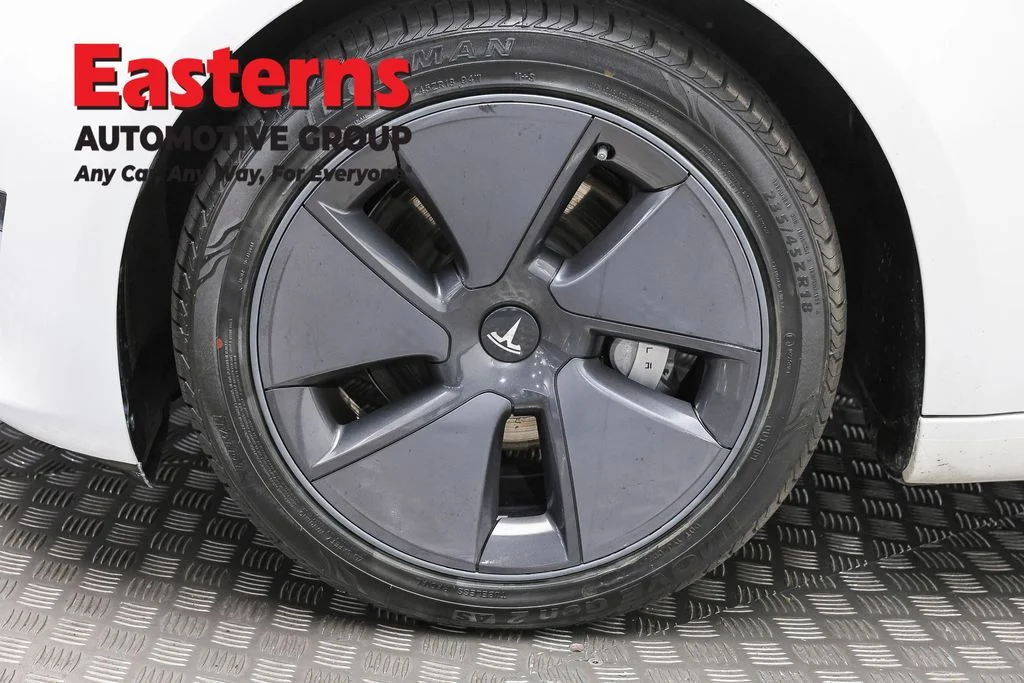 Used 2023 White Tesla Base image 25