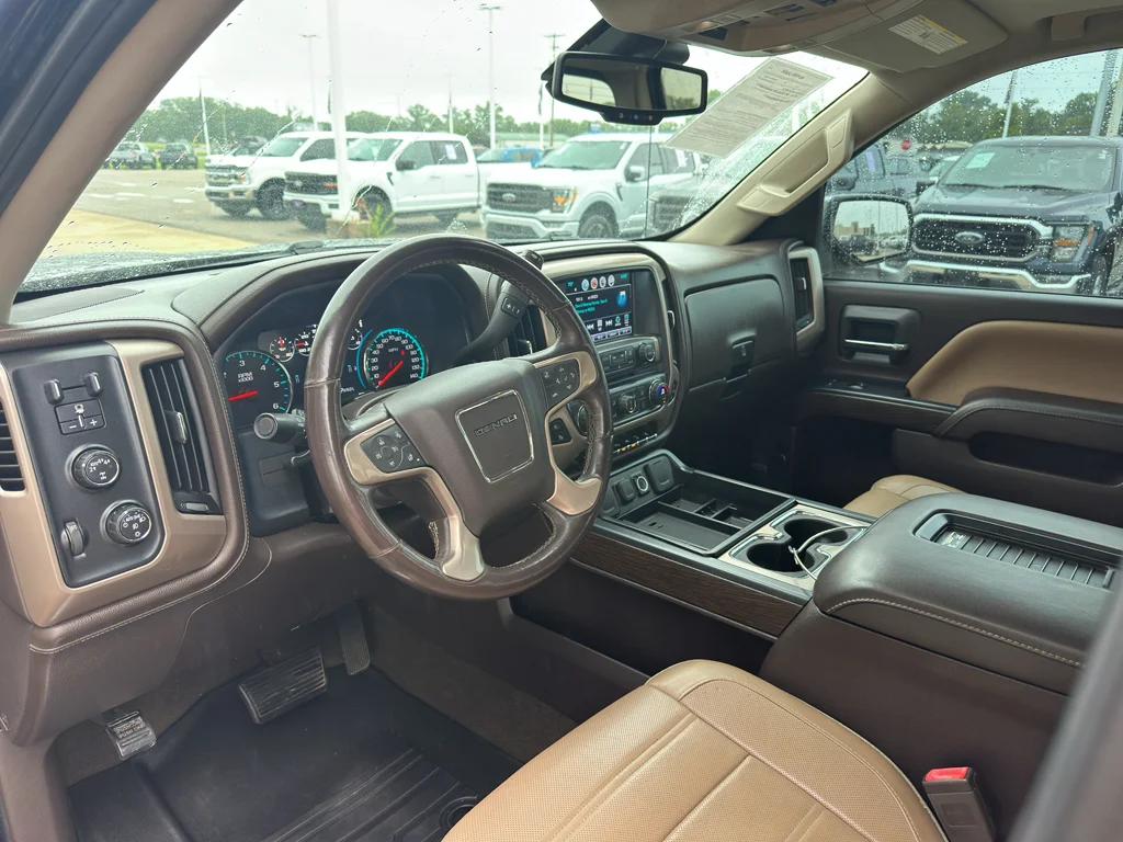 Used 2017 Onyx Black GMC Denali image 15
