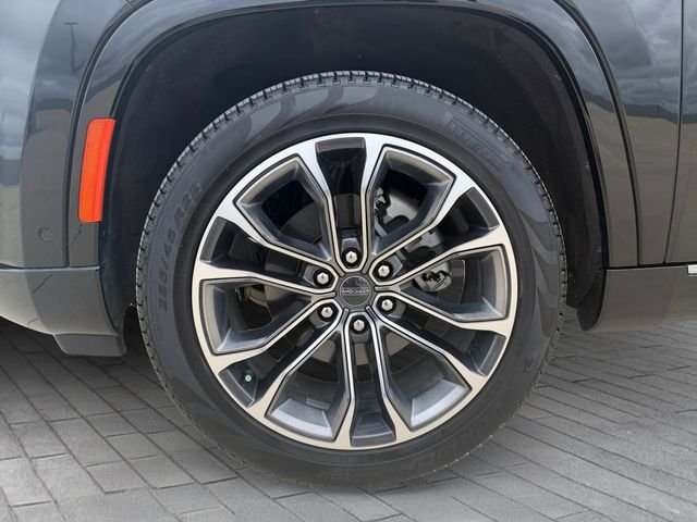 Used 2023 Black Jeep Series III image 9