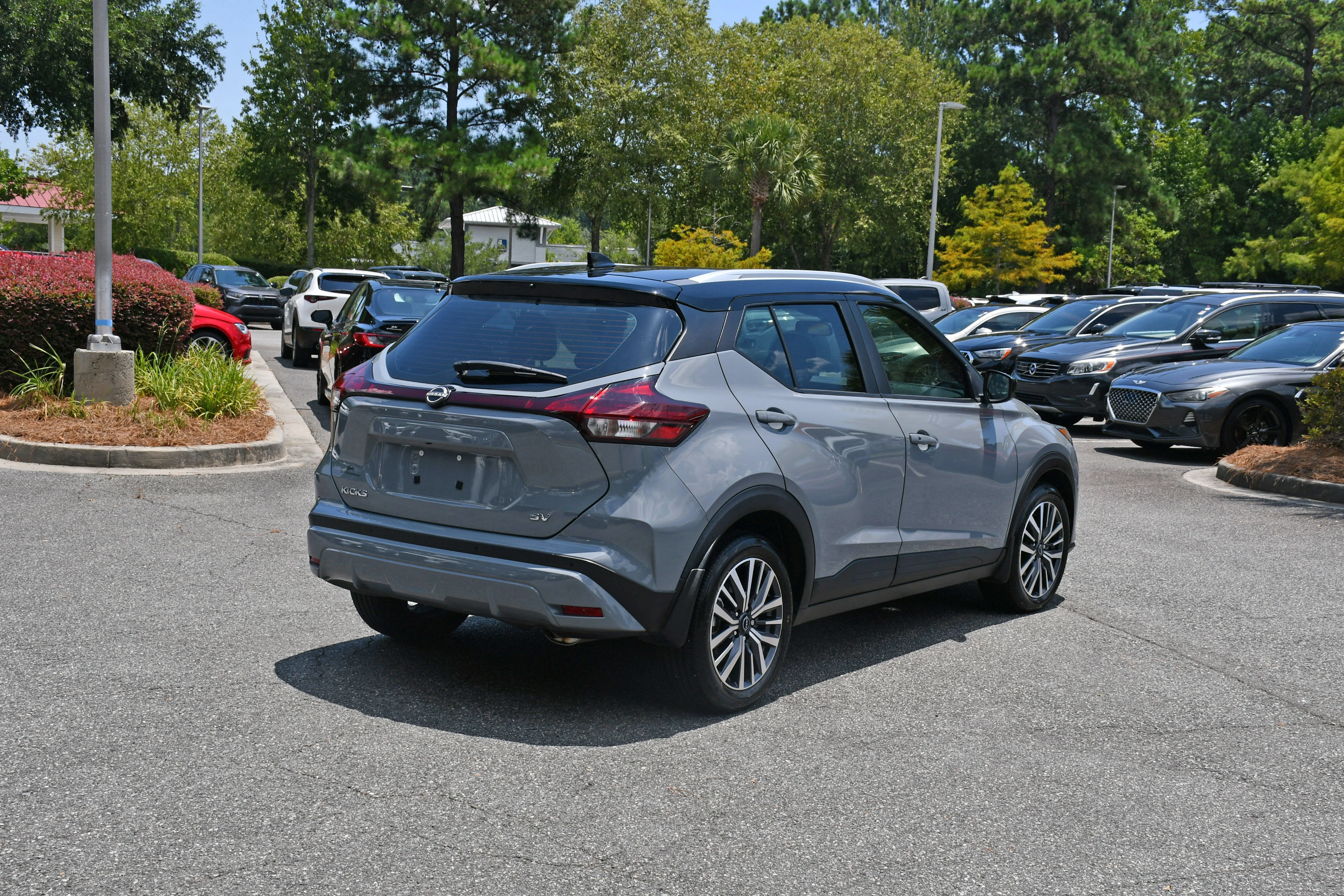 Used 2024 Gray Nissan SV image 4