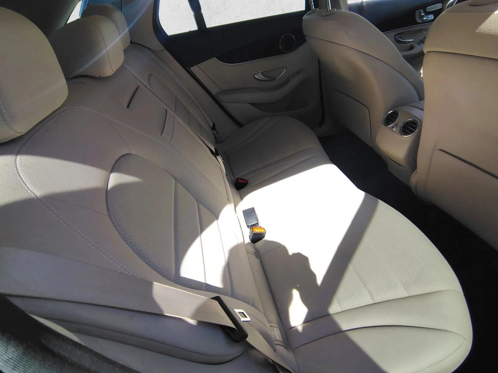 Used 2020 Mojave Silver Metallic Mercedes-Benz GLC 300 image 16