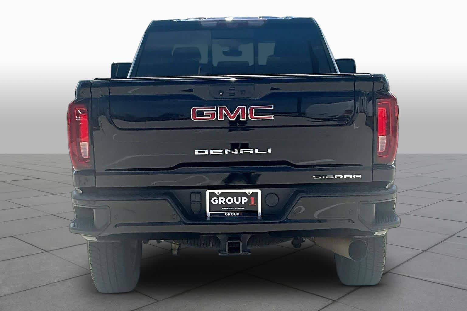 Used 2021 Onyx Black GMC Denali image 5