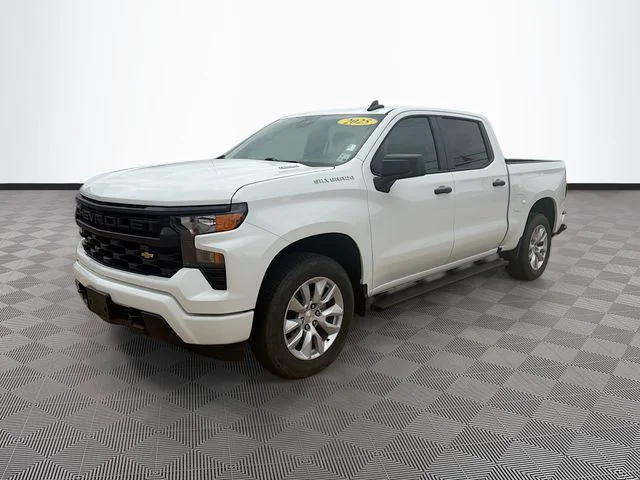 Used 2025 Summit White Chevrolet Custom image 3