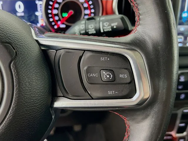 Used 2018 White Jeep Unlimited Rubicon image 32