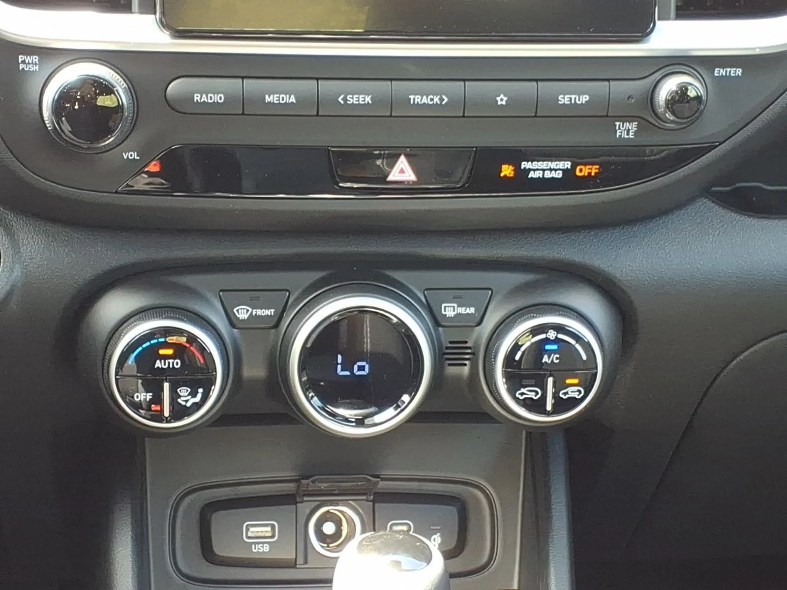 New 2026 Onyx Black Hyundai SEL image 18