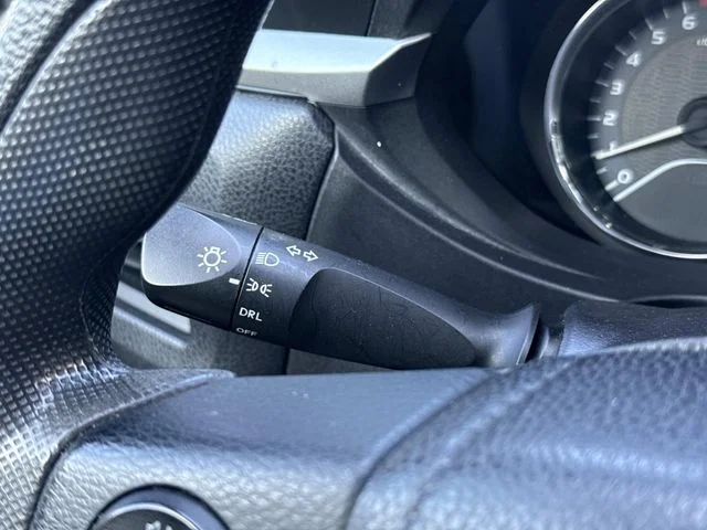 Used 2014 Silver Toyota L image 37