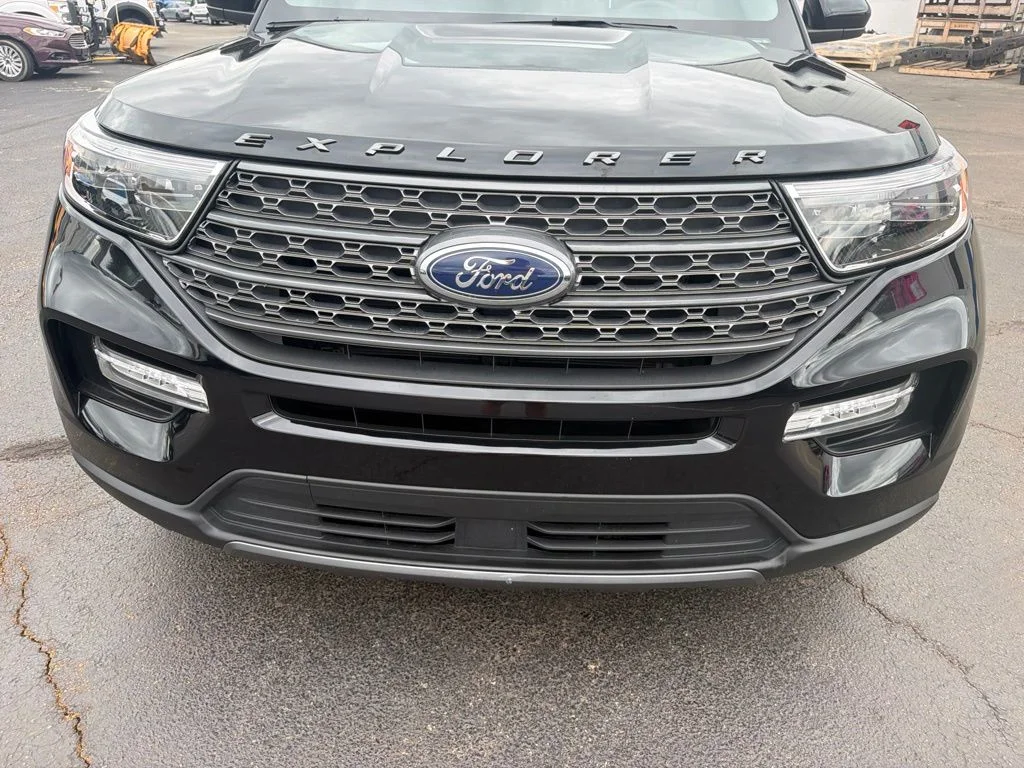 Used 2023 Black Ford XLT image 11