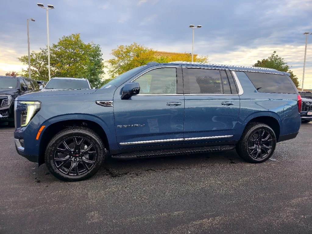 2026 GMC Yukon XL Denali - Photo 6