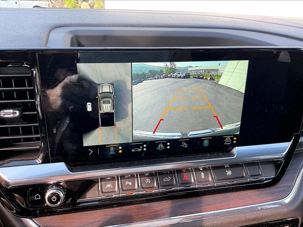Used 2023 Black GMC SLT image 18