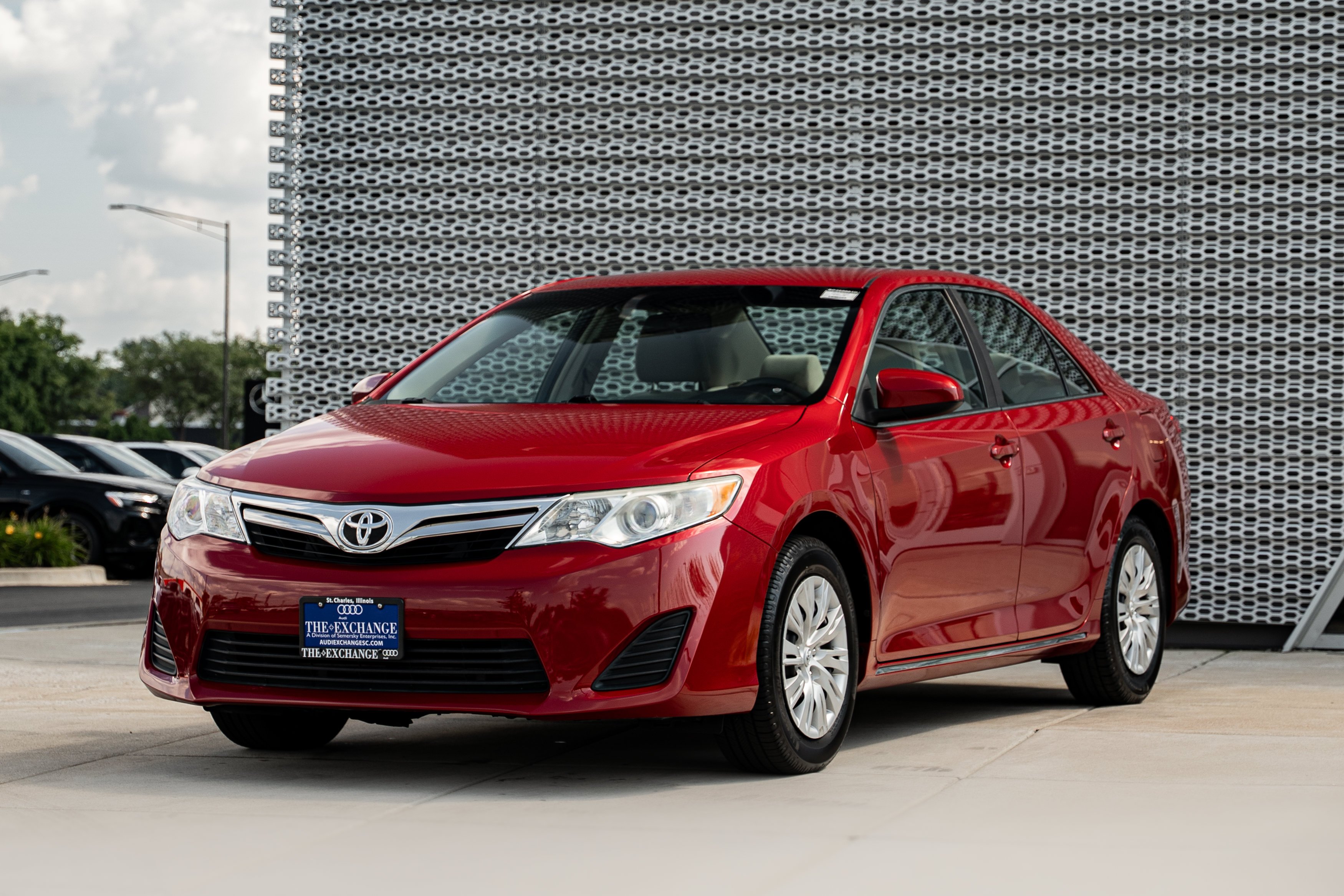 Used 2014 Barcelona Red Metallic Toyota LE image 7