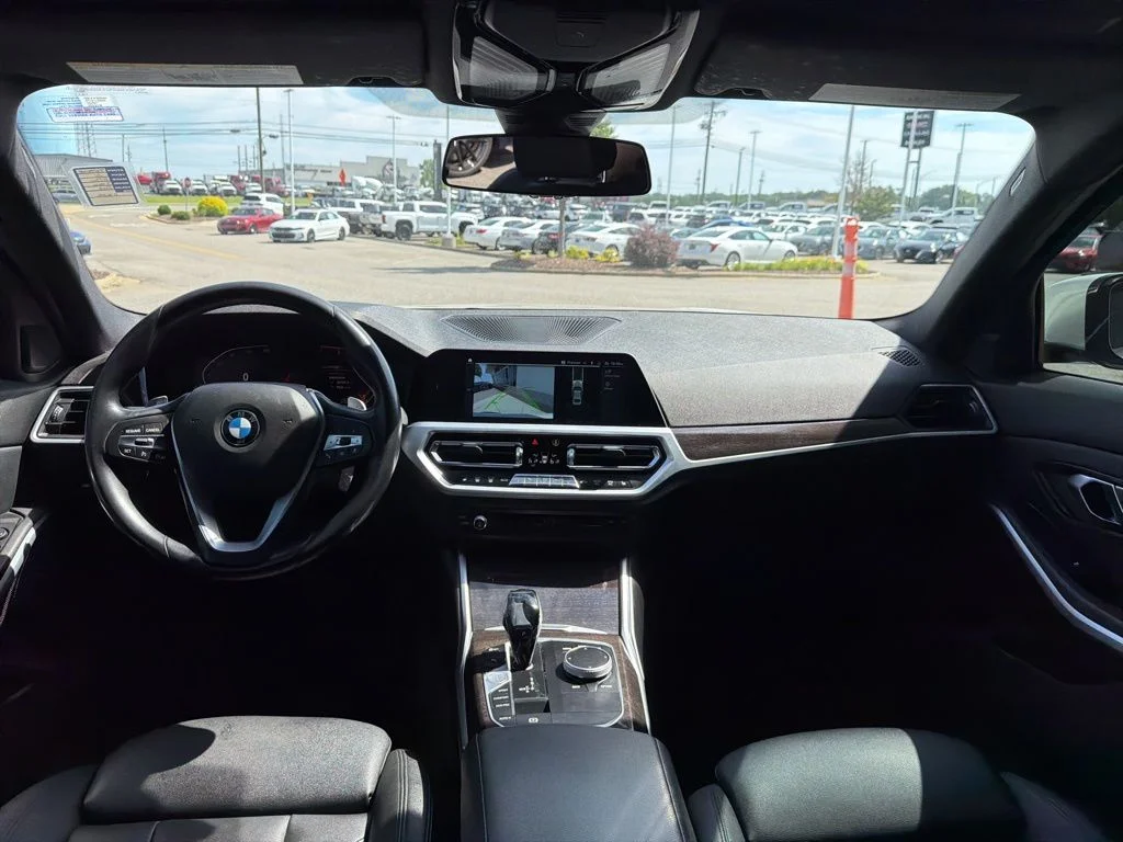 Used 2020 Alpine White BMW 330i image 27